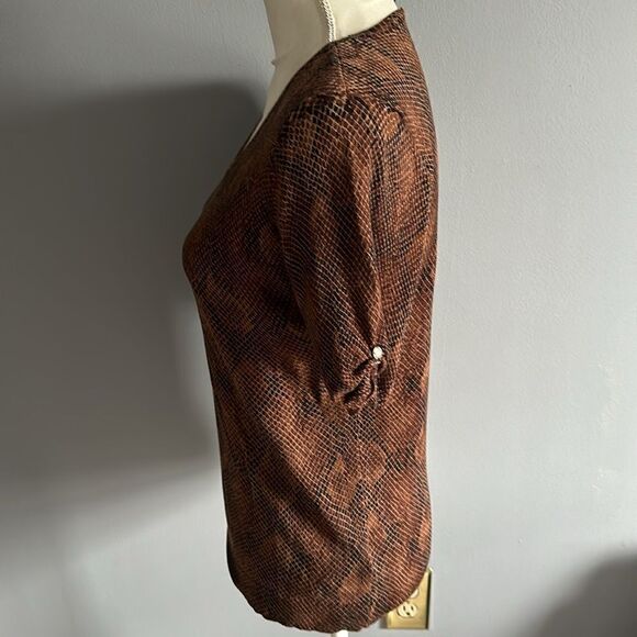 White House Black Market Top! - Picture 4 of 10